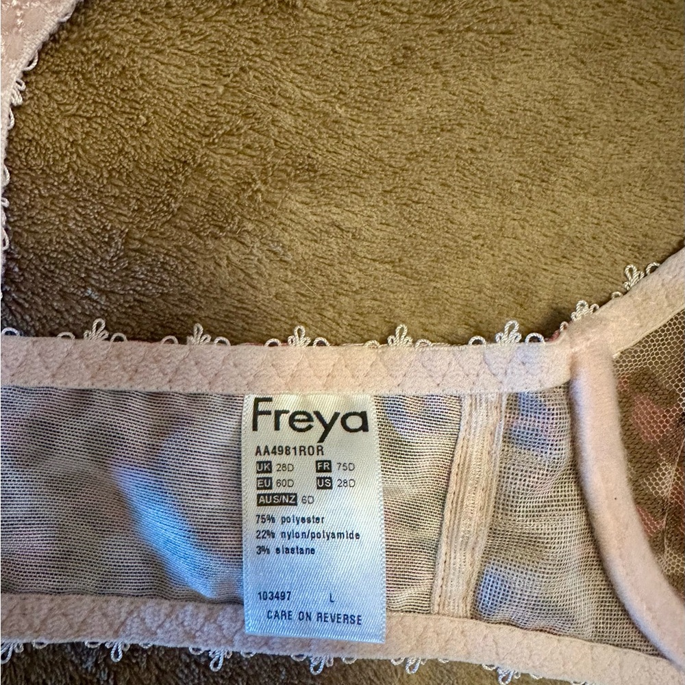 Freya Pink Bra - Picture 3 of 3